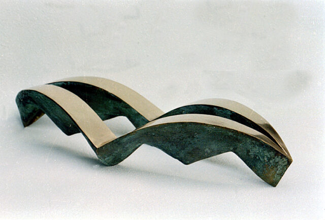 Source – 55x28x20 cm ,brons